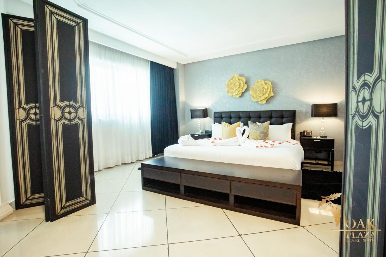 Oak Plaza Hotels East Airport Аккра Екстер'єр фото