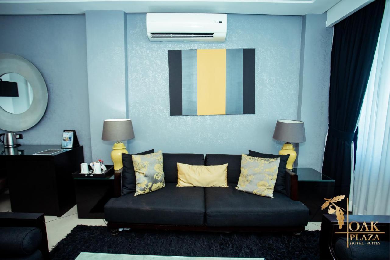 Oak Plaza Hotels East Airport Аккра Екстер'єр фото