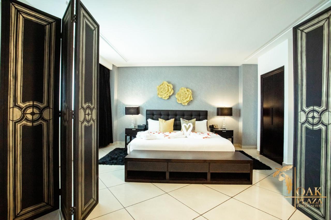Oak Plaza Hotels East Airport Аккра Екстер'єр фото