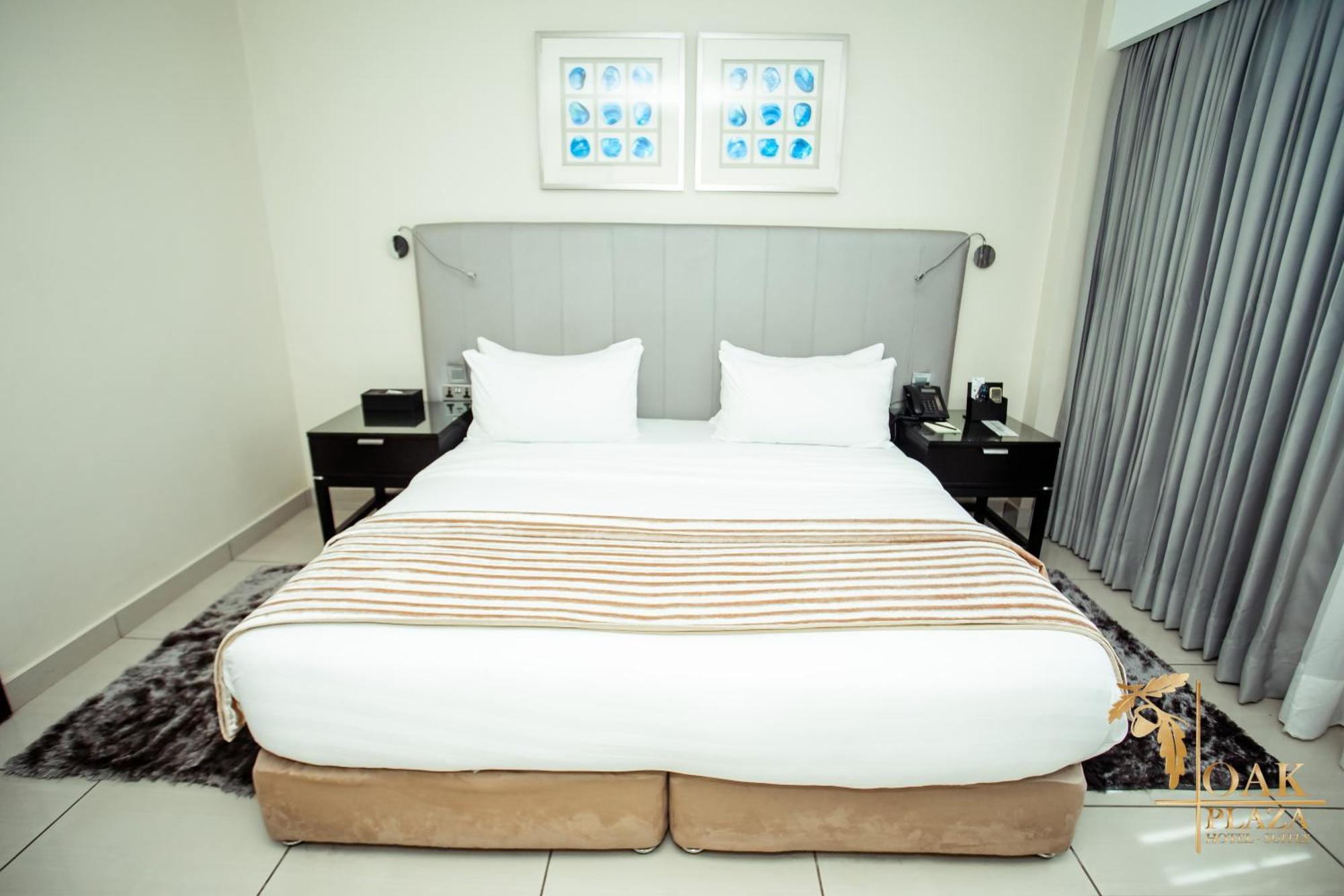 Oak Plaza Hotels East Airport Аккра Екстер'єр фото