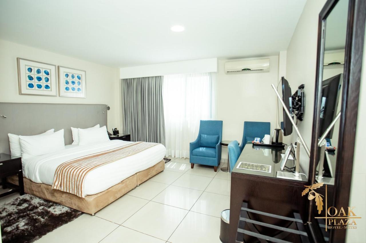 Oak Plaza Hotels East Airport Аккра Екстер'єр фото