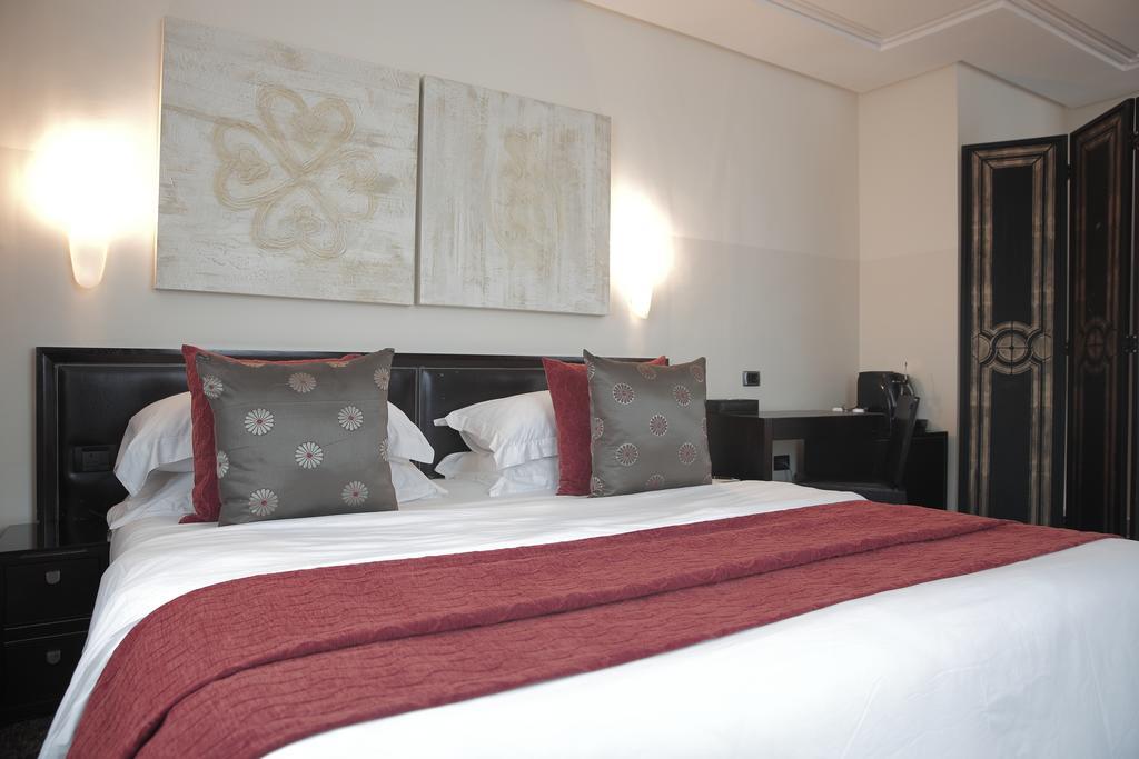 Oak Plaza Hotels East Airport Аккра Екстер'єр фото
