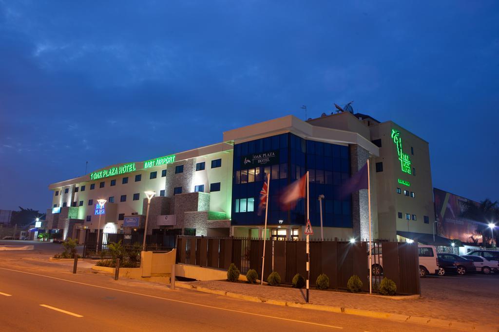 Oak Plaza Hotels East Airport Аккра Екстер'єр фото