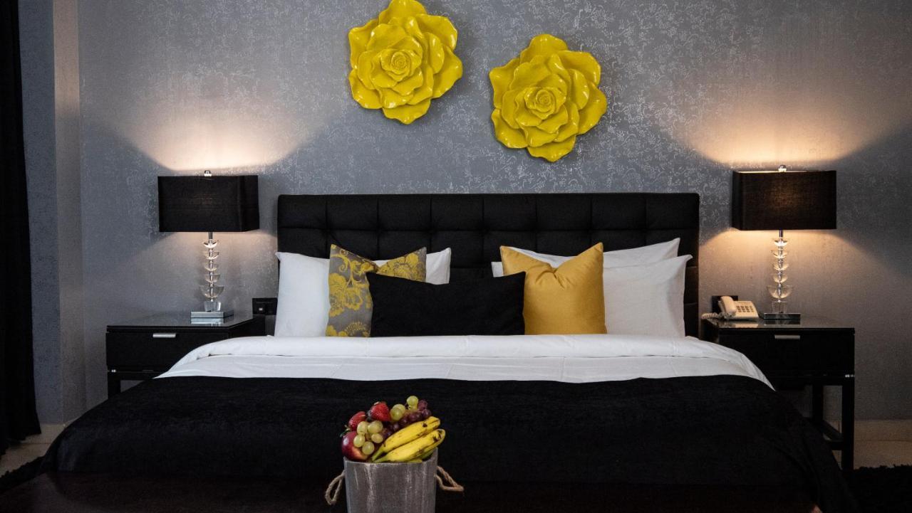 Oak Plaza Hotels East Airport Аккра Екстер'єр фото